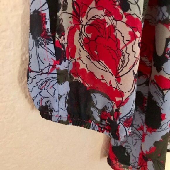 *30off3* NWOT. Leith Floral Romper - Picture 5 of 9